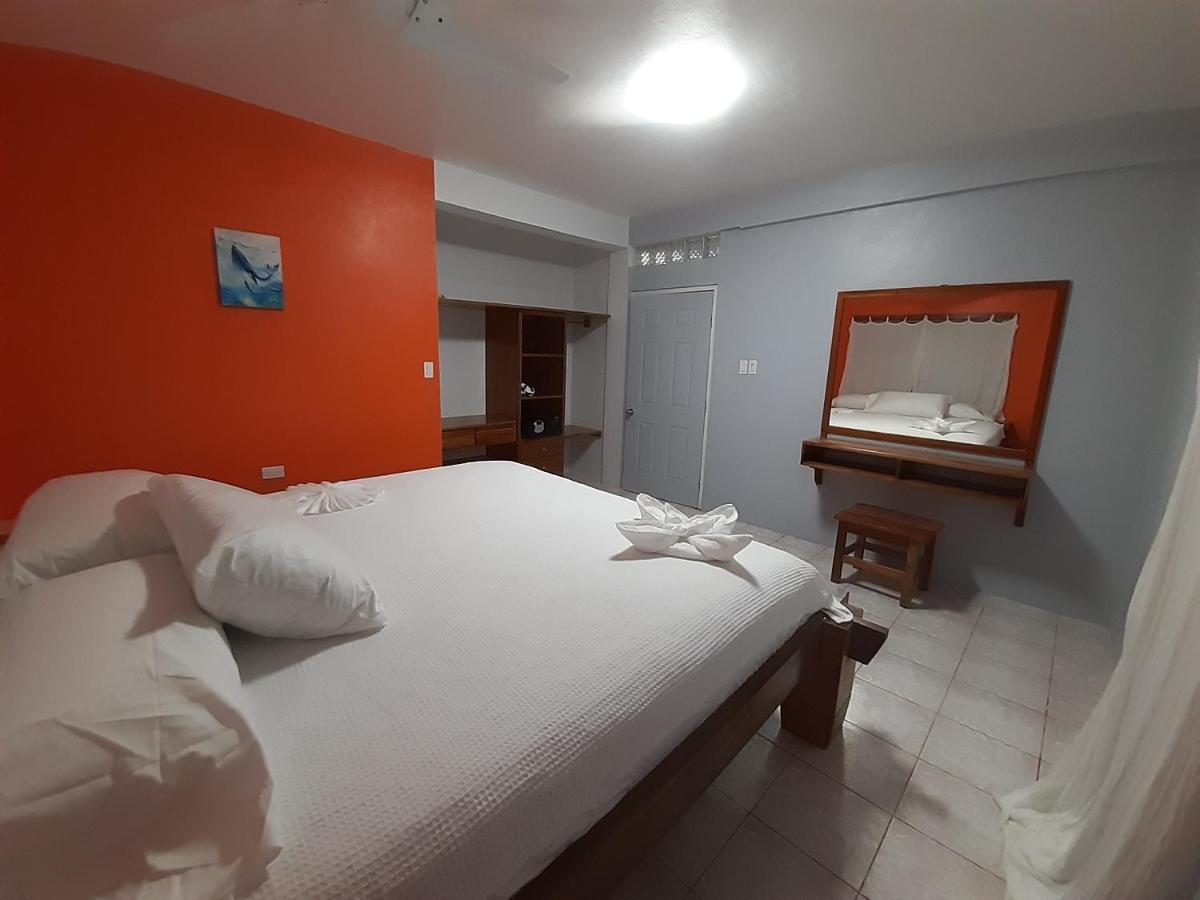 Rachel Land Apartment Caye Caulker Bagian luar foto