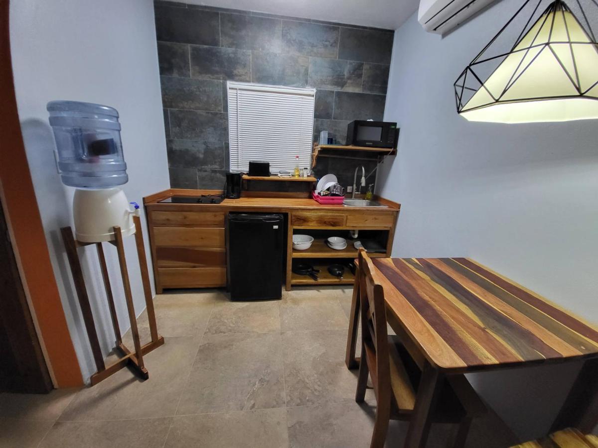 Rachel Land Apartment Caye Caulker Bagian luar foto