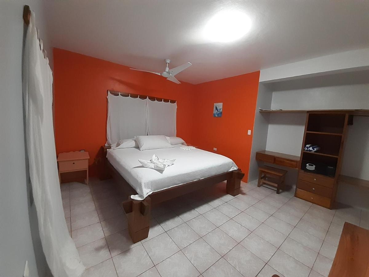 Rachel Land Apartment Caye Caulker Bagian luar foto