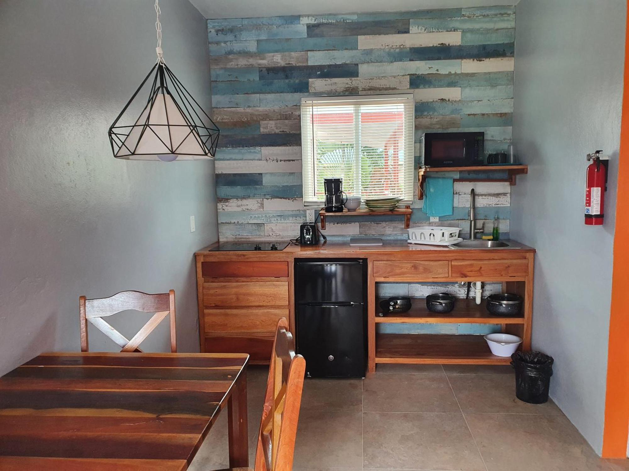 Rachel Land Apartment Caye Caulker Bagian luar foto